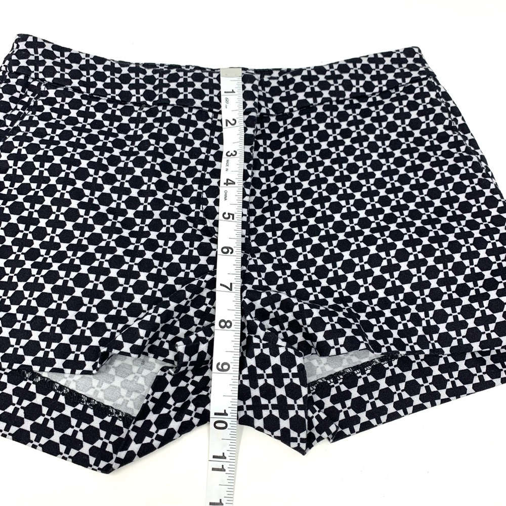 H&M Women's Cotton Shorts in Black and White Pattern size 2 - Picture 4 of 9